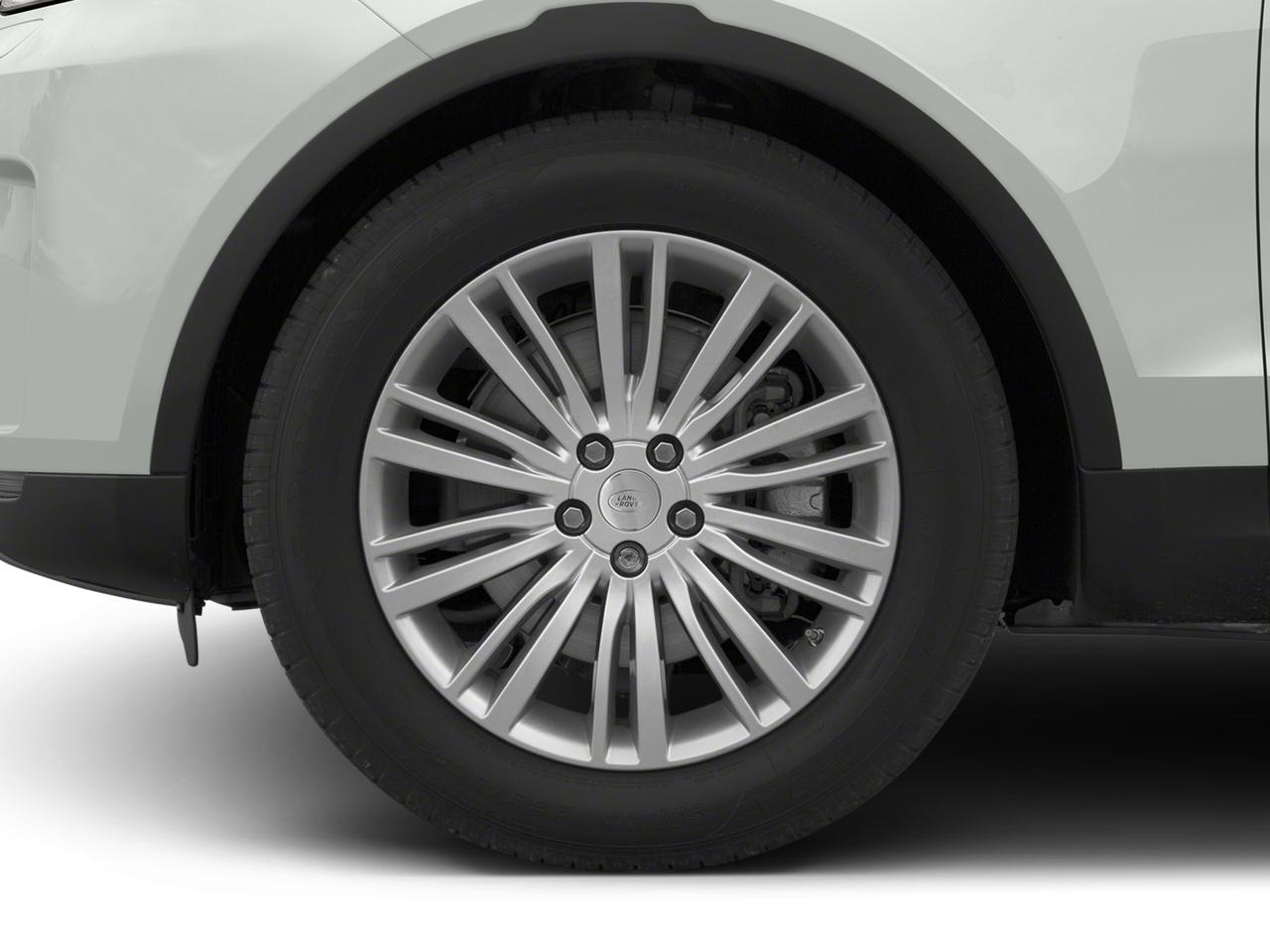 2017 Discovery Vehicle Photo in Appleton, WI 54913